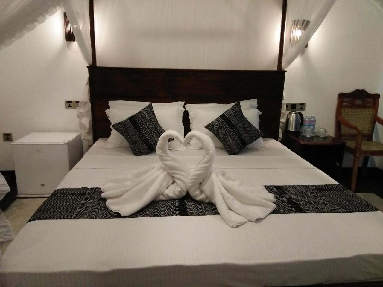 Sky Mountain Cafe With Seaview Bed and Breakfast Weligama Eksteriør billede